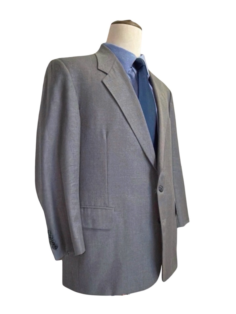 Tom James Royal Classic Gray Suit | 2-Piece | Hand Tailored | Executive Business - Picture 3 of 15